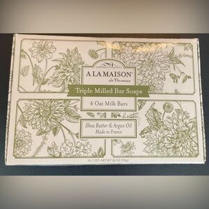 A La Maison Triple Milled Bar Soaps 4 Oat Milk Bars New in box Made in France